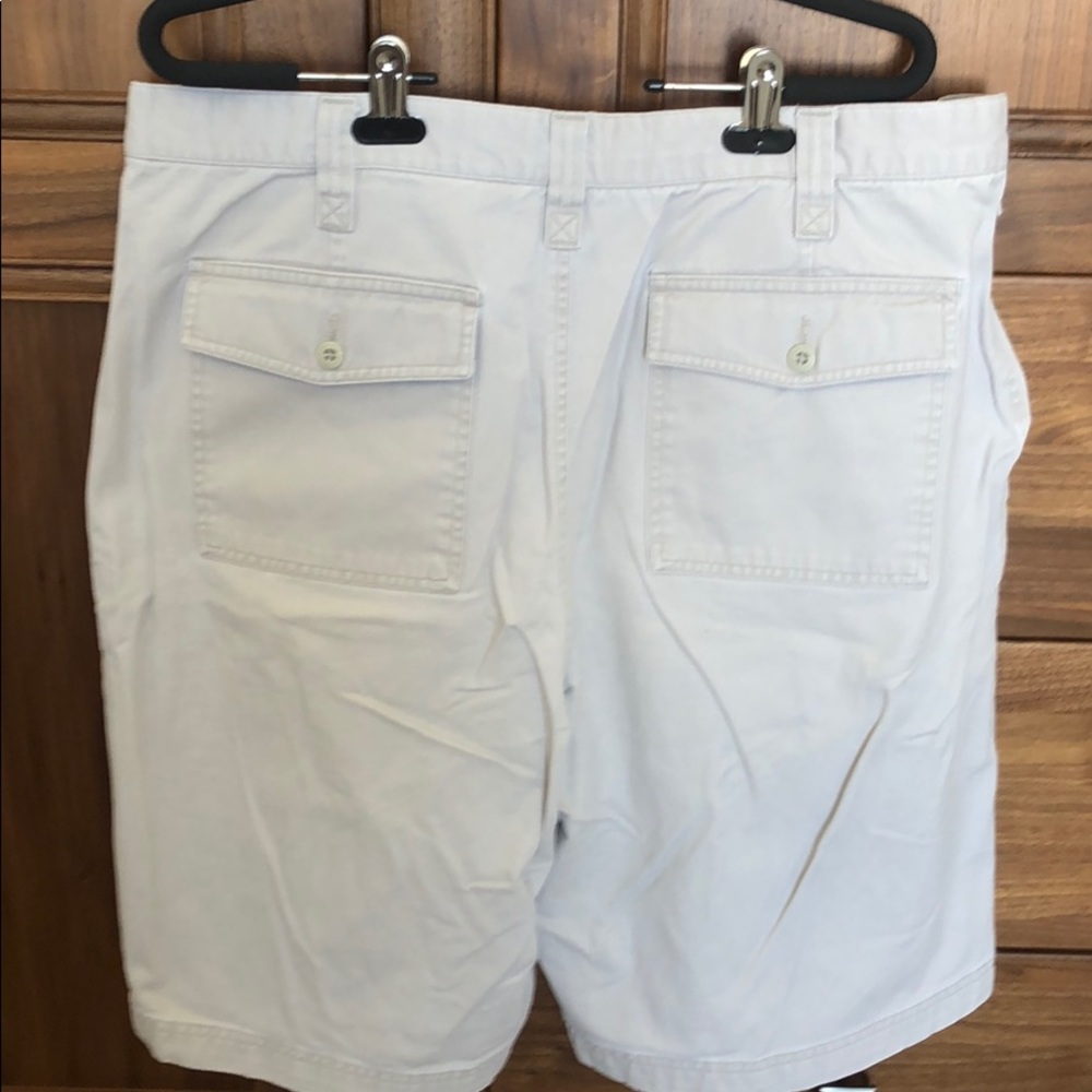 Old Navy Men’s chino khaki shorts